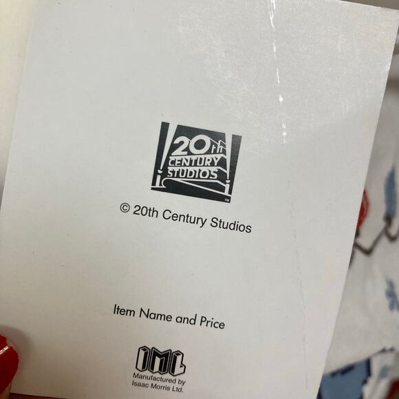 Home Alone Graphic White Filthy Animals Short Sleeve Tee Size Medium Women’s NEW - Picture 9 of 9